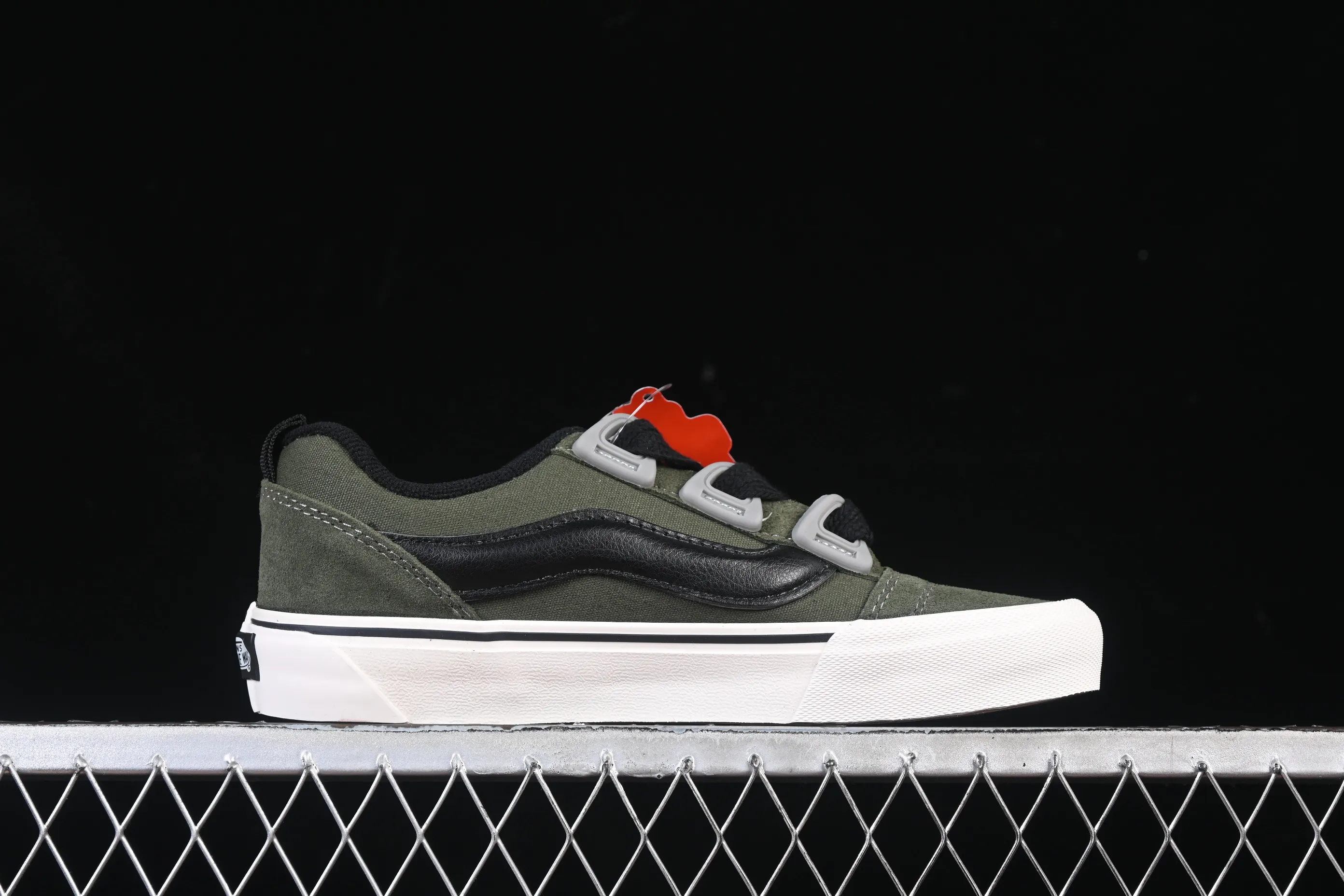 All categories Vans Vans series Vans Low Vans low-top Vans Knu Skool Dr Vans low-top casual skateboard shoes VN000CZU50K